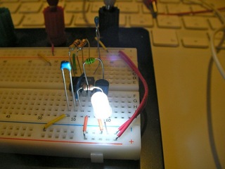 電池一本で白色LEDを点灯4