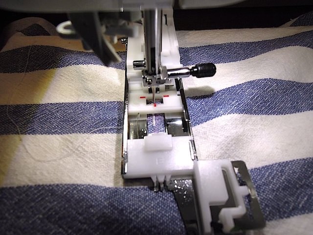 sewing_machine_buttonhole-16.jpg