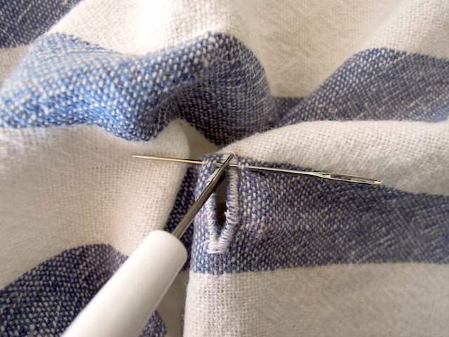 sewing_machine_buttonhole-21.jpg