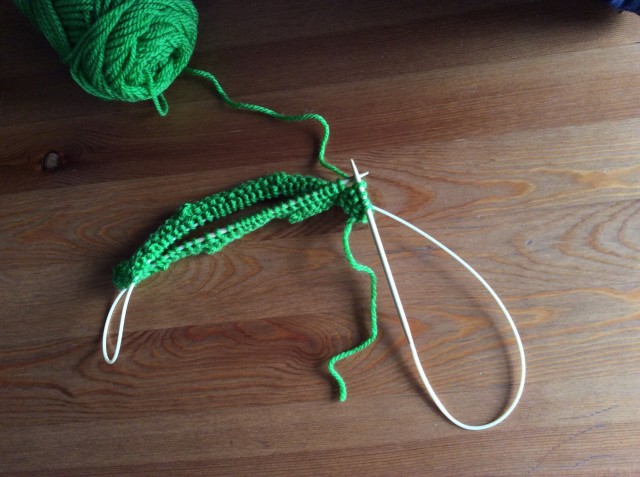 Knitting_Zigzag Hat Mini-3.jpg