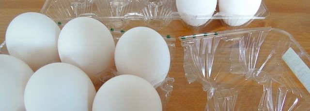 冷蔵庫の卵収納をパックのままで２倍に増やす！