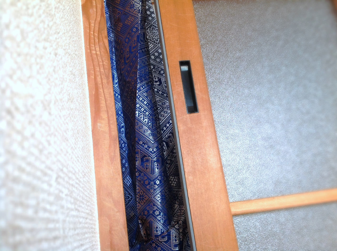 Curtain to prevent drafts-10.jpg